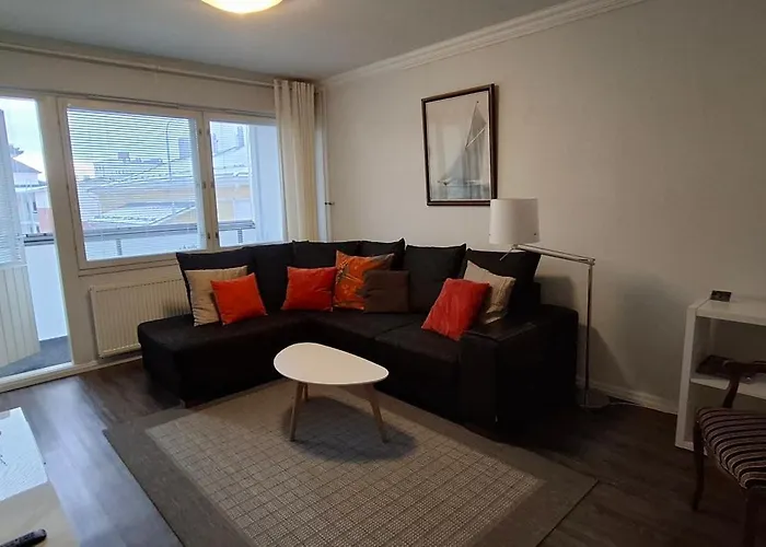 Snellmaninkatu 22 B, Yksityinen Pistokkeellinen Autopaikka Sisaepihalla شقة كوبيو