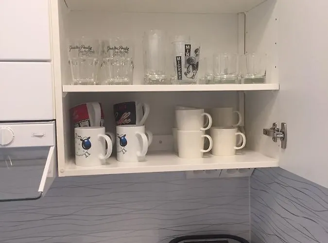 Snellmaninkatu 22 B, Yksityinen Pistokkeellinen Autopaikka Sisaepihalla كوبيو