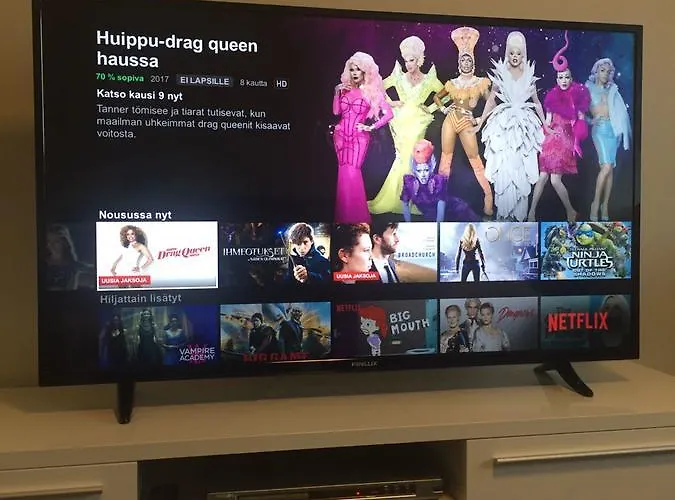 Snellmaninkatu 22 B, Yksityinen Pistokkeellinen Autopaikka Sisaepihalla شقة *