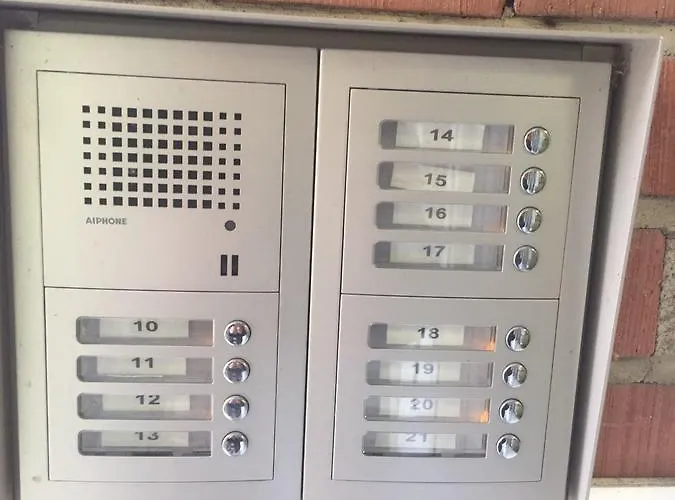 Snellmaninkatu 22 B, Yksityinen Pistokkeellinen Autopaikka Sisaepihalla شقة كوبيو