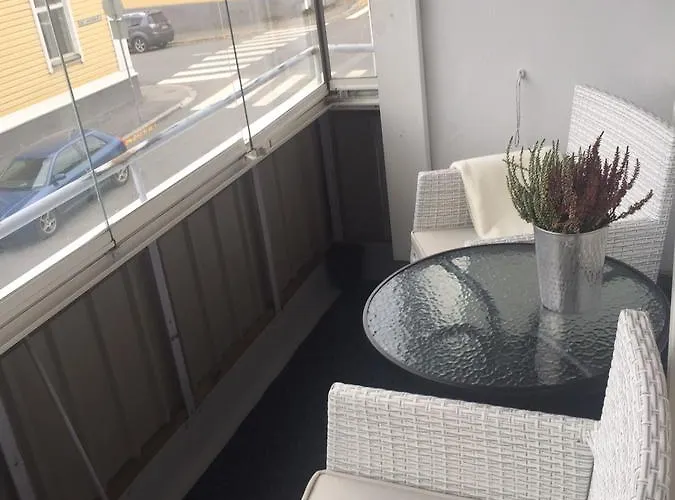 Snellmaninkatu 22 B, Yksityinen Pistokkeellinen Autopaikka Sisaepihalla شقة كوبيو